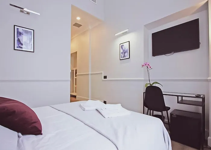 Gemini Suites Navona
